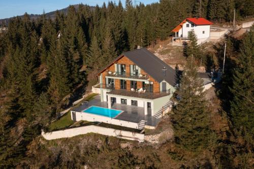 Ravna Gora Villa | Villa Stella Verde - Wellness Villa with a swimming pool, hot tub and sauna