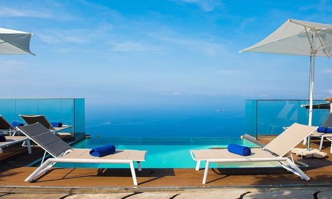 Path of the Gods Villa | Villa Sultana: A splendid and luminous three-story villa situated on a promontory facing the sea, with Free WI-FI.