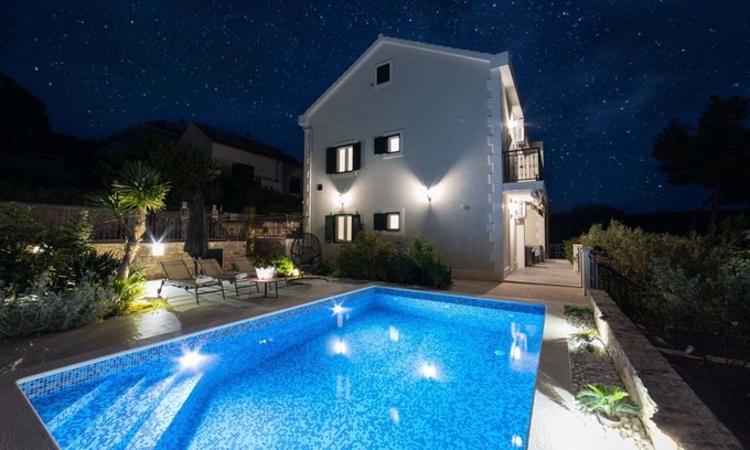 Milna (Brac) Villa | Villa Sun Garden - 4 star villa with heated swimming pool, 50m from the sea