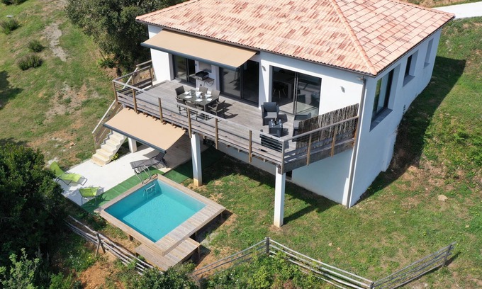 Taglio-Isolaccio House | VILLA SUR LES BOIS 85m² 5/7 pers Beach 3 minutes away, Plancha