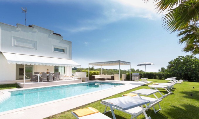Misano Adriatico Villa | Villa Surya 8+2, Emma Villas