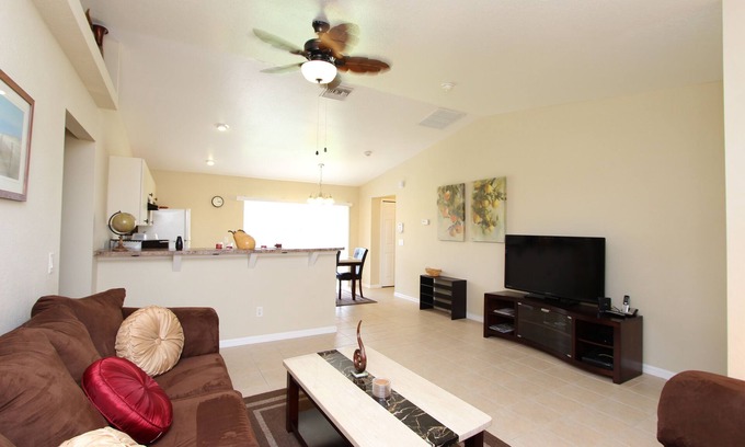 Sunshine House | Villa Susan - Cozy Home in Central Location