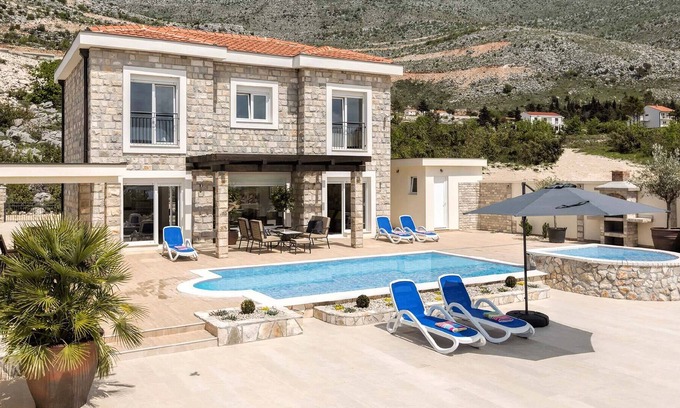 Ravno Villa | Villa Tamara with private pool/Jet pool - near Dubrovnik