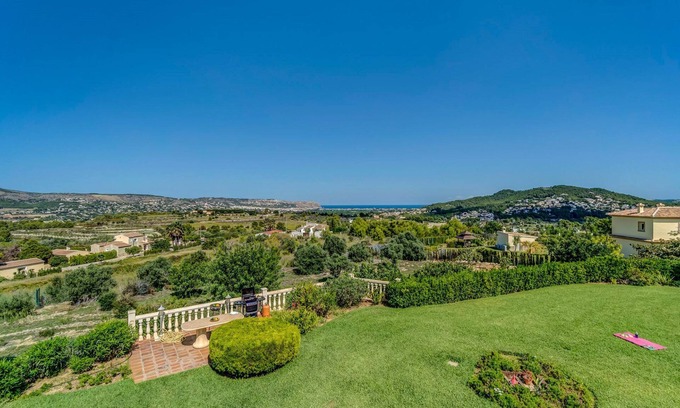 Tarraula Villa | Villa Tarraula certainly has the wow factor with its fabulous swimming pool