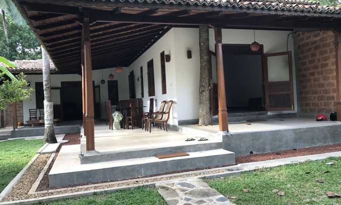 Ambalangoda Villa | Villa Teak Cottage In Hikkaduwa