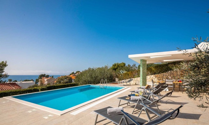 Zaboric Villa | Villa Tela with Swimming Pool