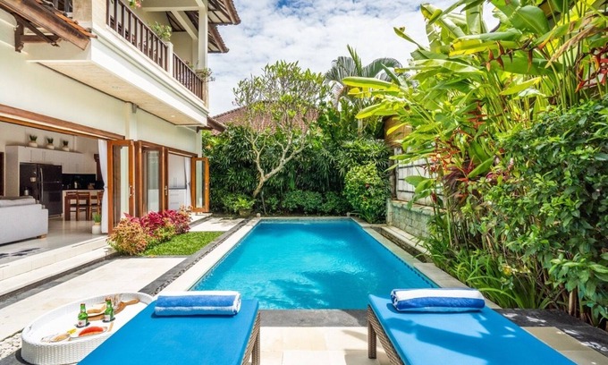 Umalas Villa | Villa TH + Breakfast w/Enclosed Living, Umalas