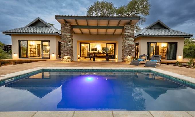 Hoedspruit Villa | Villa Thornybush: Light and elegantly designed villa