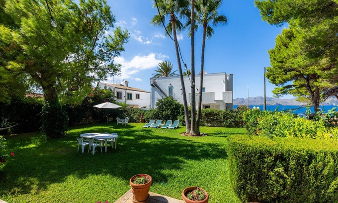 Marina Manresa Villa | Villa "Tita" with Sea View, Private Garden & Wi-Fi