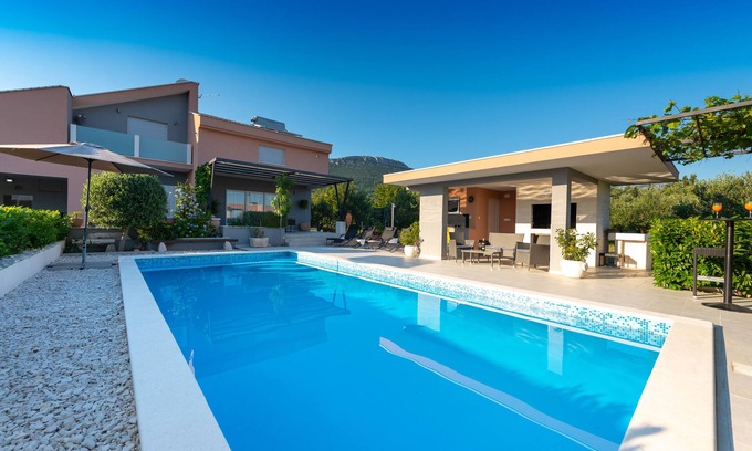 Kastel Stari House | Villa Toni with swimming pool