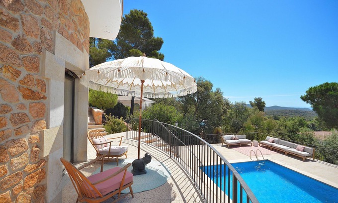 Vall-Llobrega Villa | Villa 'Torre Cal Sada' with Mountain View, Wi-Fi and Air Conditioning