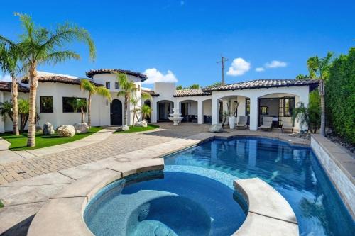 Chino Canyon Villa | Villa Toscana by AvantStay Palatial Villa With Spa Pool Theater Game Room Permit4769