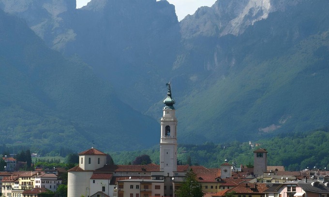 Santa Giustina Villa | Villa 'Trequattrini' with Private Terrace and Shared Garden
