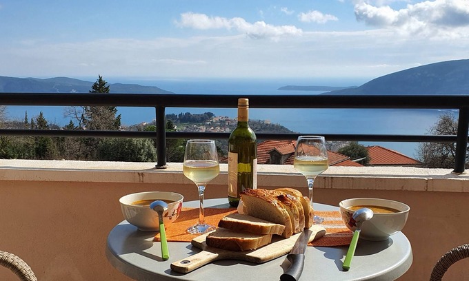 Trebesinj Villa | Villa Tre Tri, Eine Ganze Villa mit Privat Pool und Tollem Meeresblick