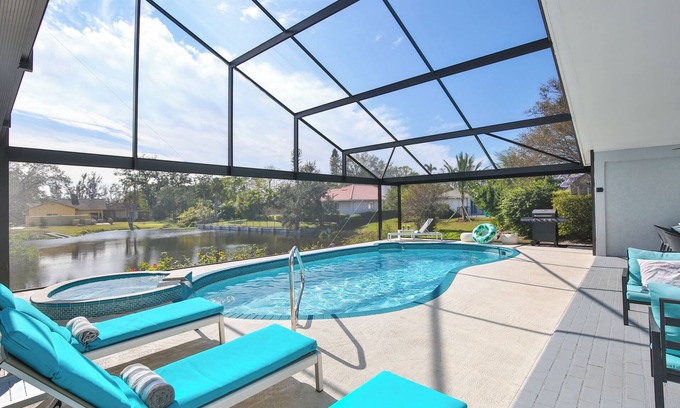 Palma Sola House | Villa Treasure Island - Beautifully Renovated Private Pool Home w/Hottub