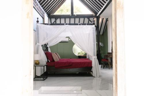 Laweyan Villa | Villa Tria Laweyan Solo