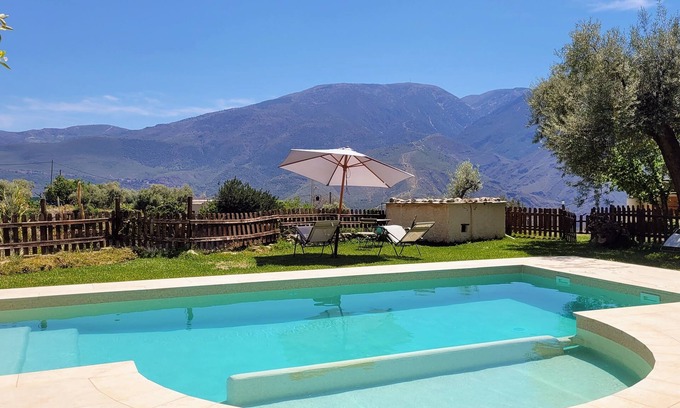 Orgiva House | Villa Tropical Hoog Niveau Rustig Ruim groen Eco-Eigendom Veilig gezouten pool
