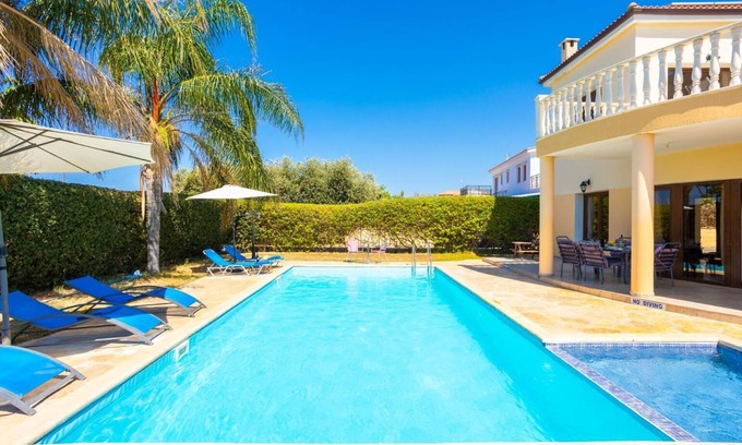 Argaka Villa | Villa Tsikkos Ena - Three Bedroom Villa, Sleeps 6