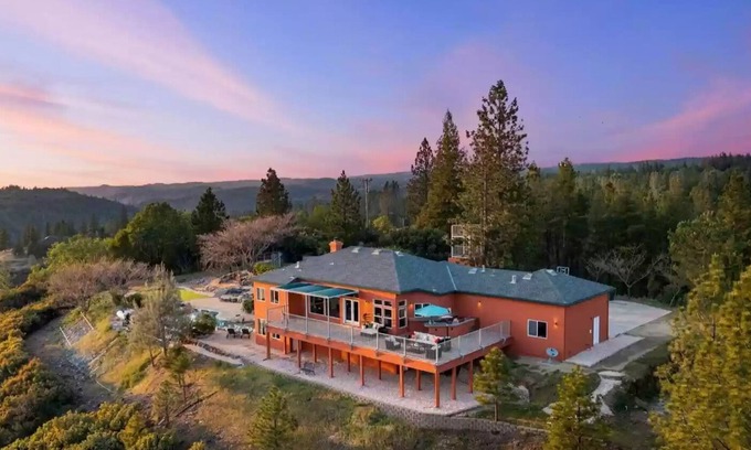 Placerville Villa | Villa Turbaza Private Mountain Retreat