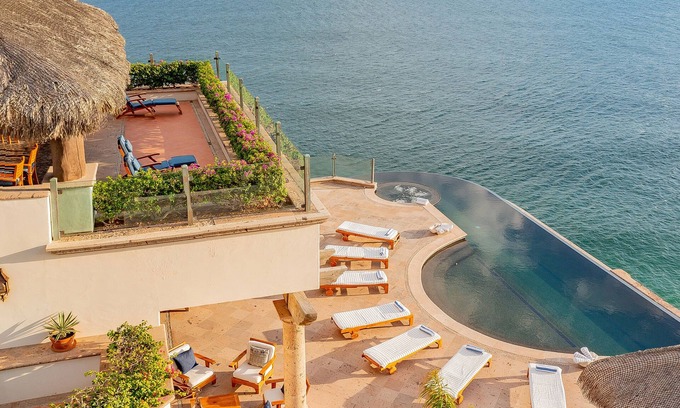 Pedregal Villa | Villa Turquesa: Iconic Cliffside Villa Sunset Views Rooftop Deck. Promos Avail.