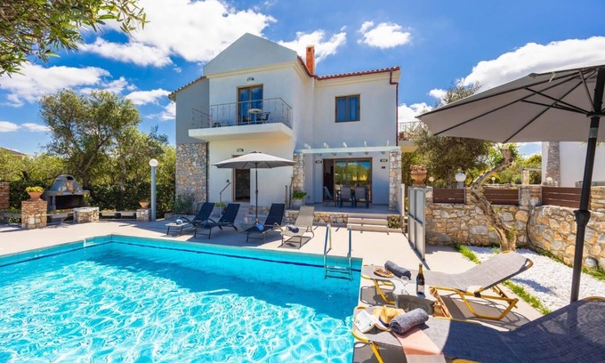 Tavronitis Villa | Villa Tzina - Three Bedroom Villa, Sleeps 6