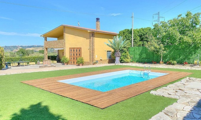 Petacciato Villa | Villa Valente: A welcoming villa situated in the heart of the Molisan countryside, with Free WI-FI.