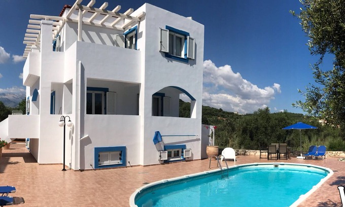 Almyrida Villa | ☀️Villa Varvara❤️Almyrida⛱️ 350m from Sea❗️No car needed❗️Samaria Gorge-For Free