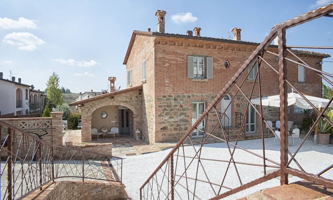 Badicorte Villa | Villa Ventotto by Paola Orazioli