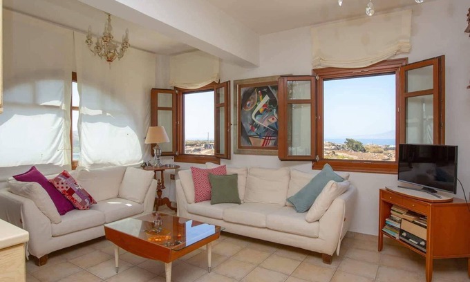 Glinado Villa | villa victor , panoramic view, family and pet friendly, near the beaches.