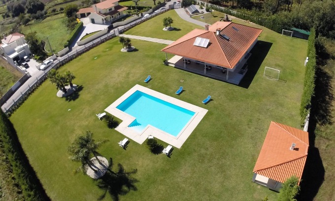 Viana do Castelo House | Villa Vieira, Stylish villa with swimming pool, close to the sea, river and mountains.