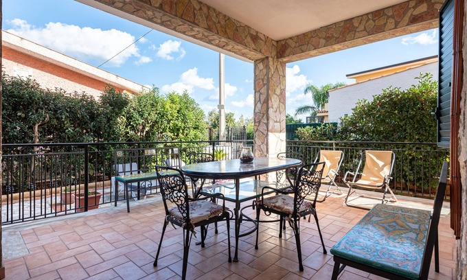 Trabia Villa | Villa 'Villino Giovanna' with Private Terrace, Wi-Fi and Air Conditioning