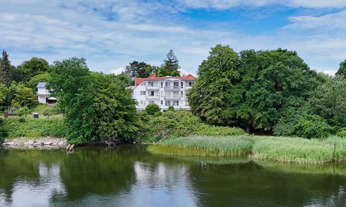 Lauterbach Apartment | Villa Vilmblick - 2-room vacation apartment with sea view from the balcony - Villa