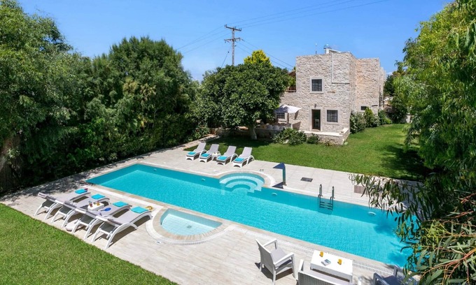 Kato Gouves Villa | Villa Vincenzos by Villa Plus