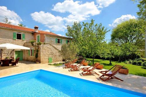 Gradisce Villa | Villa Violica, Karnevali