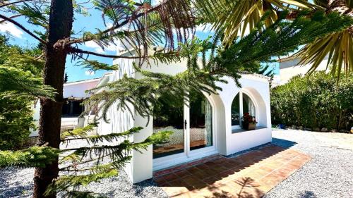 Los Romanes Ski Chalet | Villa vistas al lago with private pool