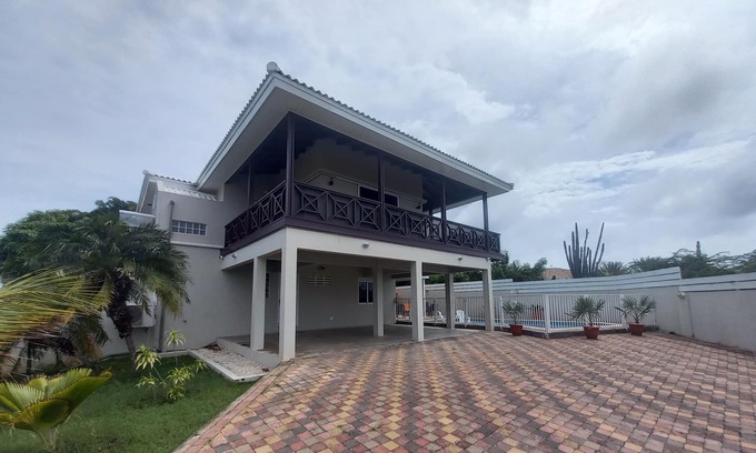 Cas Grandi House | Villa Vivaldi Curacao