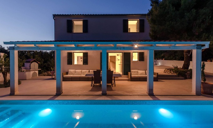 Maslinica Villa | Villa Voga - Spacious Property - Seaview, Private Pool, Mediterranien Garden