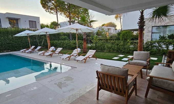 Qerek Villa | Villa with Private Pool San Pietro by Melia