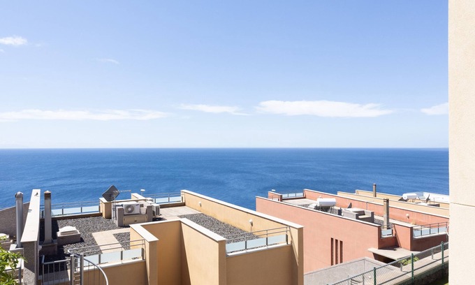 Santa Cruz de Tenerife Ski Chalet | Villa with sea views in Santa Cruz de Tenerife