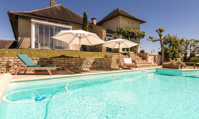 Saint-Bonnet-la-Riviere Villa | Villa with Pool in Corrèze