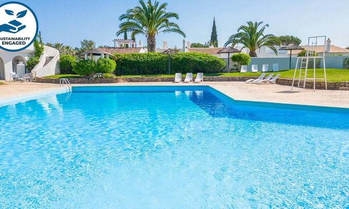 Aldeia do Golfe Ski Chalet | Villa w/Terrace, BBQ & Pool – Vilamoura