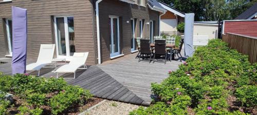 Rheinsberg House | Villa Wildrose mit Sauna und Beachfußballplatz