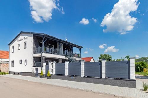 Hrusovany nad Jevisovkou House | Villa Wine House