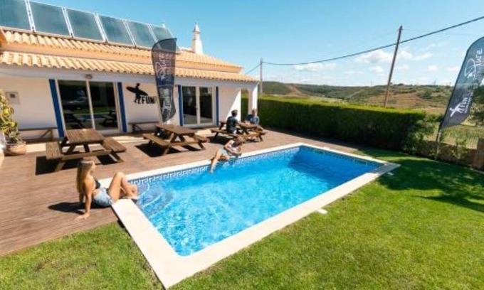Raposeira Villa | Villa with 4 bedrooms and pool in Surf Resort