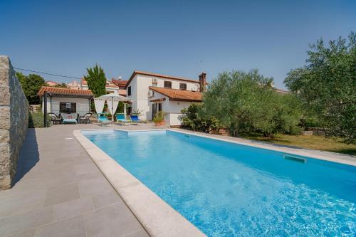 Kornic Villa | Villa with a beautiful sea view near the beach - by Traveler tourist agency Krk ID 2175