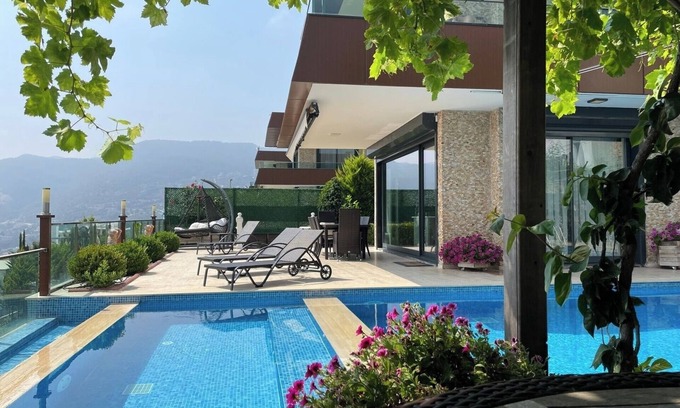 Alanya House | Villa with a View and Pool