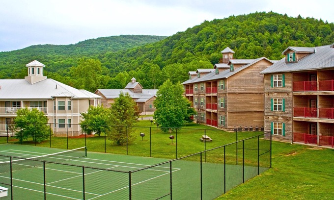 South Lee Villa | Villa with Access to Various Amenities