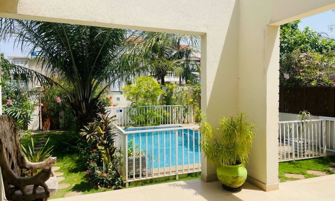 Littoral Department House | Villa with pool