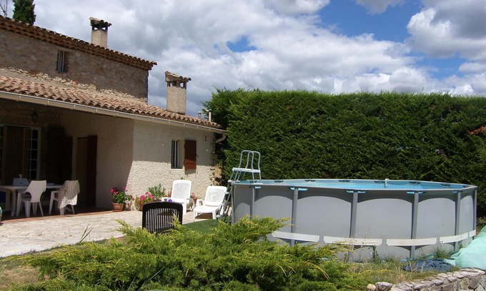 Grambois Villa | Villa with Garden of 5000 m2 in Grambois.