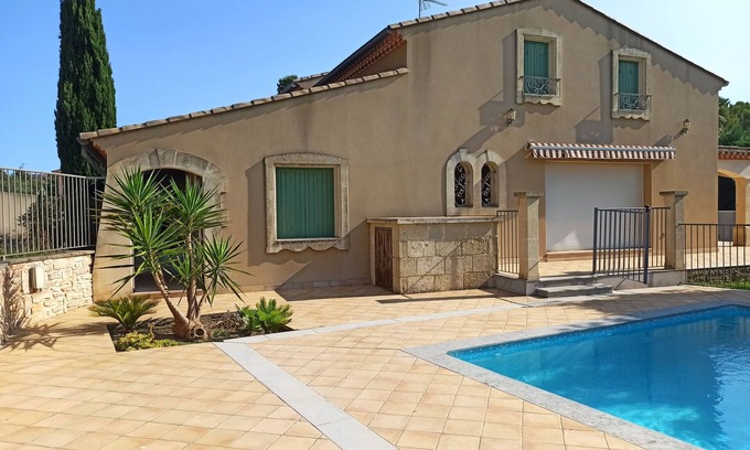 Bellegarde Villa | Villa with garden, terrace and fenced pool. Nature, sun, calm